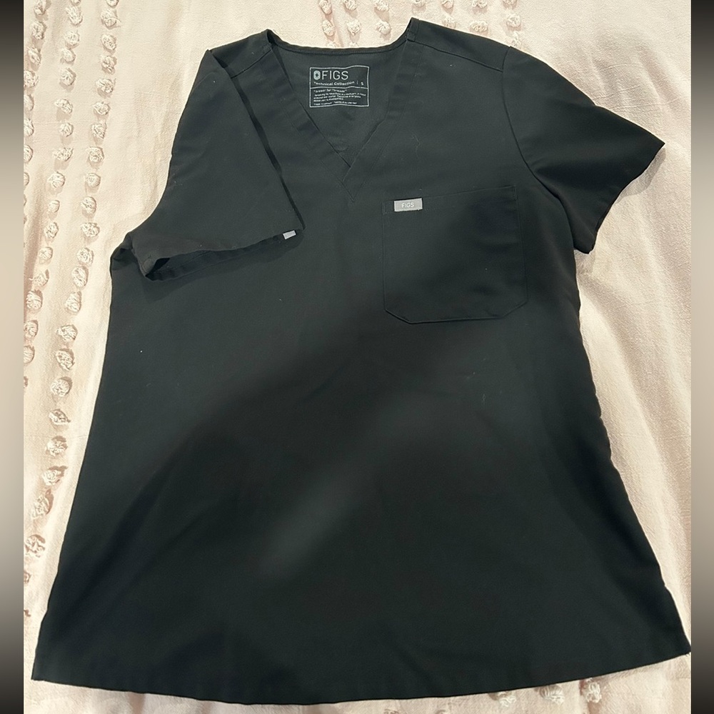 Women’s FIGS Catarina one-pocket scrub top- SMALL black